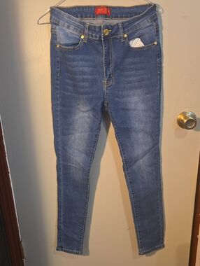 Blue Skinny Women Jeans with Stretch Fit